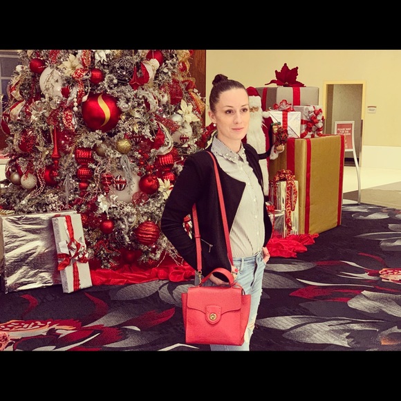 Meet your Posher, Gabriela - Picture 2 of 16